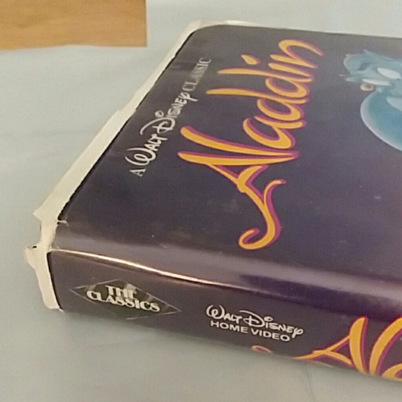 Walt Disney CLASSIC Aladdin Movie VHS 1662) - Picture 7 of 8